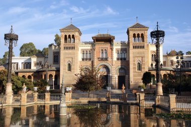 Fener ile köşk. Sevilla, İspanya.