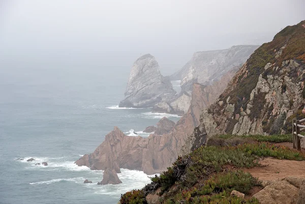 Cabo da Roca (Cape Roca) ma en batı kapsamını oluşturan bir pelerin olduğunu