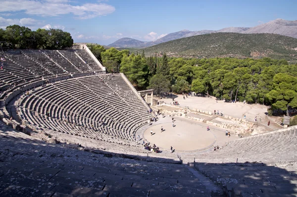 Antico teatro nel Santuario di Asklepios a Epidauro, Grecia Immagine Stock