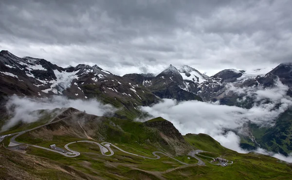 Grossglockner carretera alpina alta. — Foto de Stock