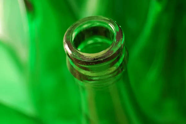 Botella verde de cerca —  Fotos de Stock