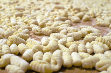 pişmemiş gnocchi