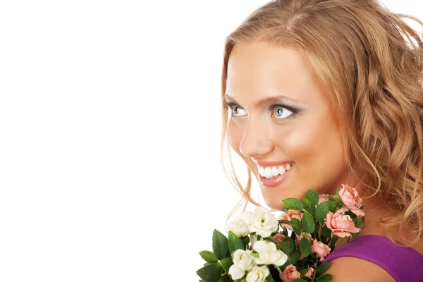 Attraktives lächelndes Frauenporträt auf weißem Hintergrund — Stockfoto