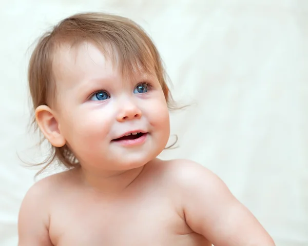 Μικρό μωρό κορίτσι closeup απομονωθεί — Φωτογραφία Αρχείου