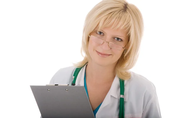 Красивая молодая блондинка-врач, дантист, медсестра с медицинской картой — стоковое фото