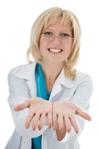 Mooie gelukkig vrouwelijke arts geïsoleerd op wit — Stockfoto