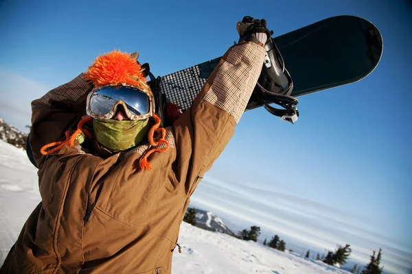Portret mężczyzny z snowboardowe — Zdjęcie stockowe