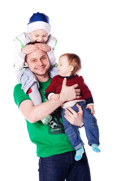 Portrait d'un père heureux avec des fils, isolé — Photo
