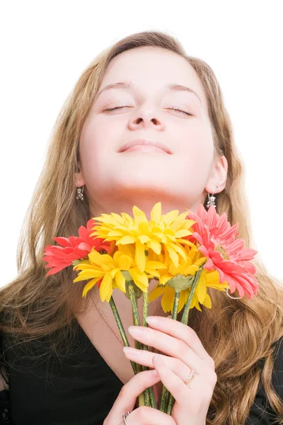 Jovem mulher atraente com flores — Fotografia de Stock
