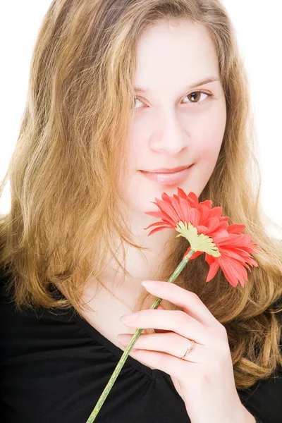 Porträtt av vacker flicka med blomma — Stockfoto