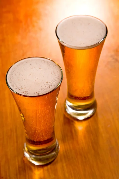Iki bira bardağı — Stok fotoğraf