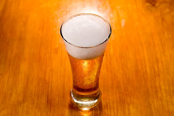 Vidrio de cerveza, enfoque selectivo — Foto de Stock