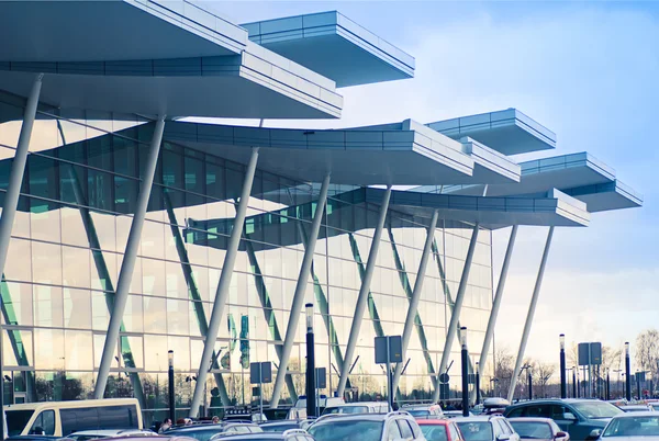 현대 국제 공항 터미널 — 스톡 사진