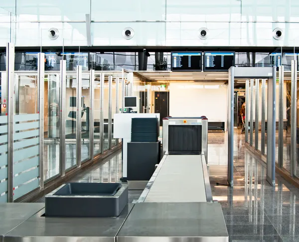 Control de seguridad en el aeropuerto — Stockfoto