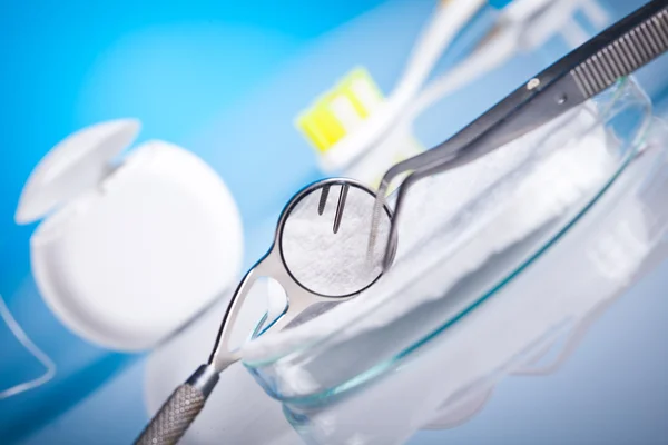 Проверка зубов и стерильные условия — стоковое фото