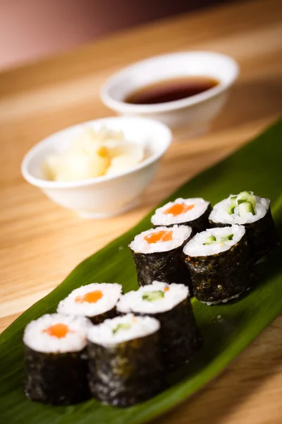 Sushi i rolki — Zdjęcie stockowe