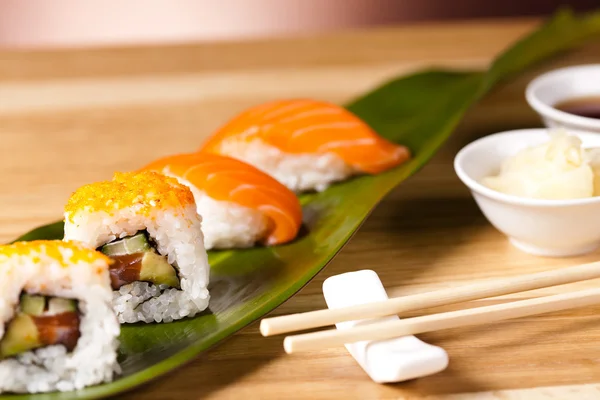 Sushi lunch urval — Stockfoto