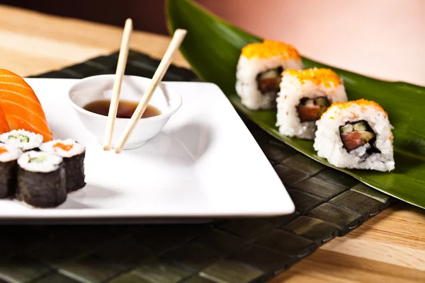 Placa de sushi, primer plano —  Fotos de Stock