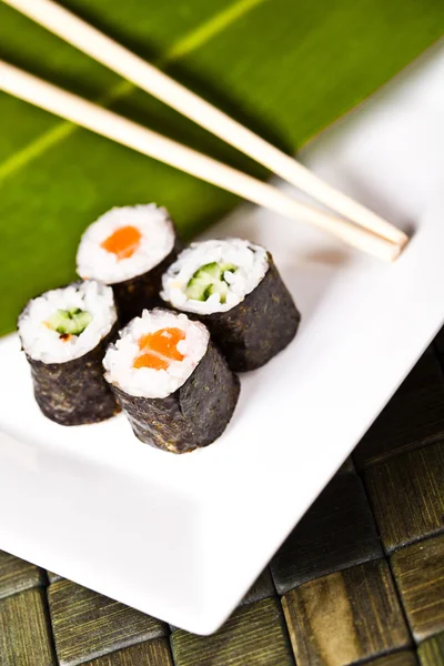 Placa de sushi, primer plano —  Fotos de Stock