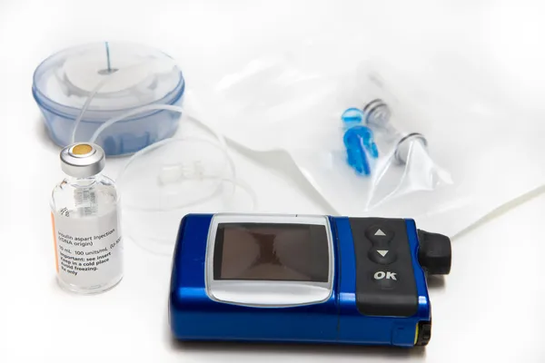 Insulina, pompa, set per infusione e serbatoio Fotografia Stock