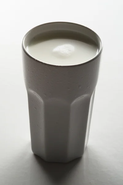在一杯牛奶 — 图库照片