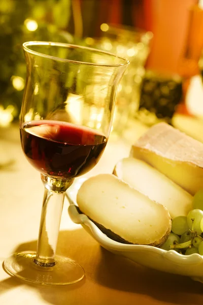 Wine and cheese — Stock Photo, Image