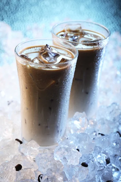 Ice-cold coffee enjoyment — Stock Photo, Image