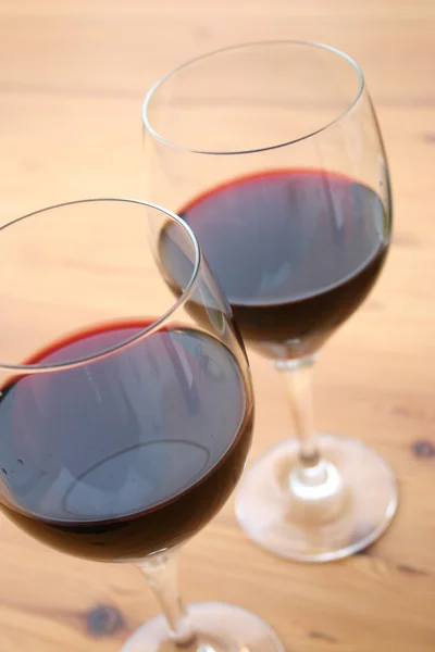 Két pohár vörösbor. — Stock Fotó