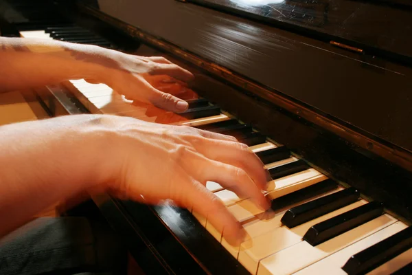 Piano player — Stock Photo, Image