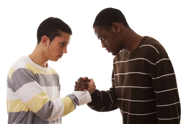 Konfrontation zwischen verschiedenen Rassen — Stockfoto