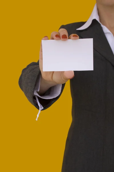 Empresária segurando um cartão 1 — Fotografia de Stock