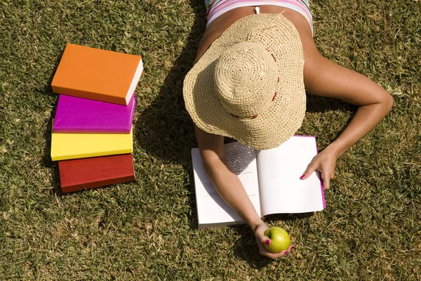Studing at the school grass — Stock Photo, Image