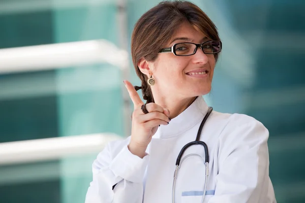 Amigável médico feminino — Fotografia de Stock