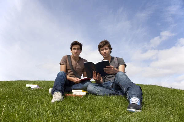 Studing in outdoor — Stock Photo, Image