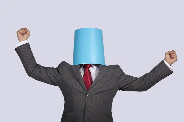 Úspěšné kbelík hlavy podnikatel — Stock fotografie