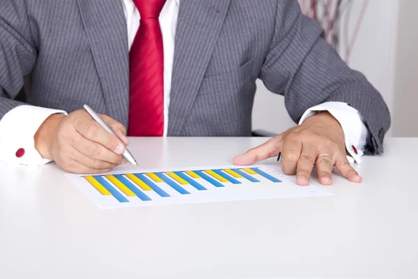 Bussiness profit in a bar chart — Stock Photo, Image