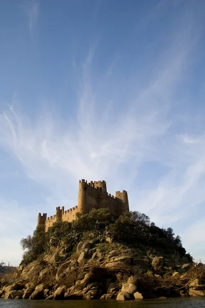 Almourol κάστρο και σύννεφα — Φωτογραφία Αρχείου