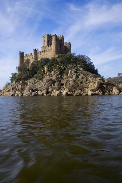 Almourol kasteel en de rivier — Stockfoto