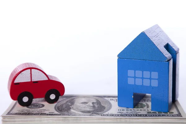 Investitionen in Auto und Haus — Stockfoto