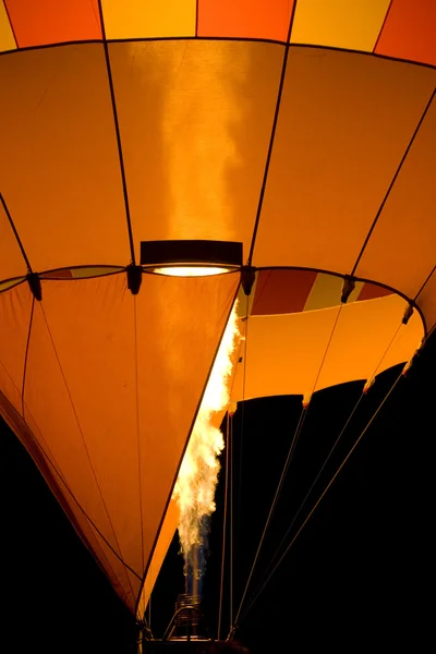 Luchtballon nachts — Stockfoto