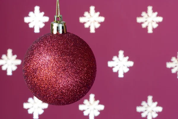 Vánoční koule pozadí (selektivní a měkké zaměření) — Stock fotografie