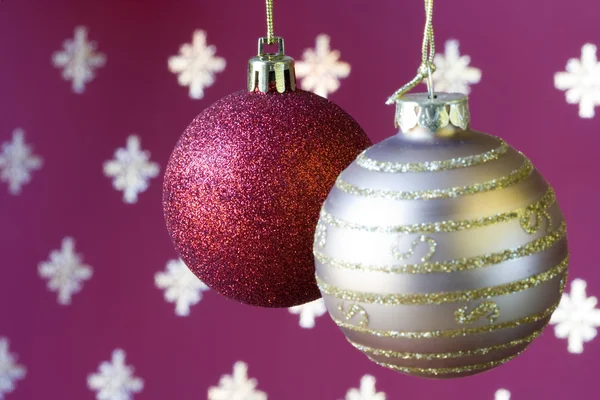 Christmas ball bakgrund (selektiv ett mjukt fokus) — Stockfoto