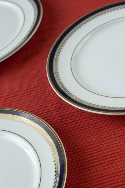 Фарфоровые тарелки — стоковое фото
