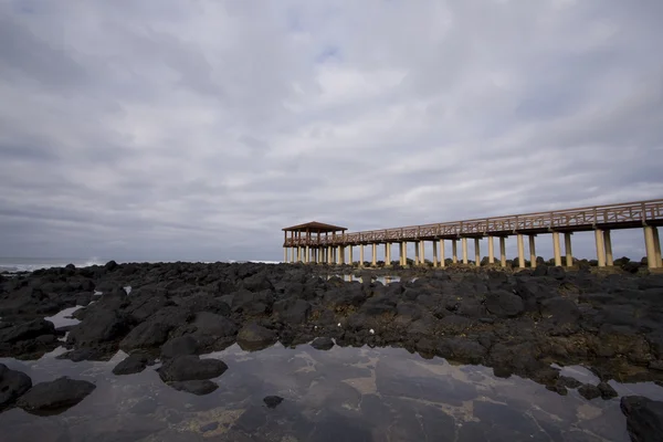 Muelle largo en un resort —  Fotos de Stock