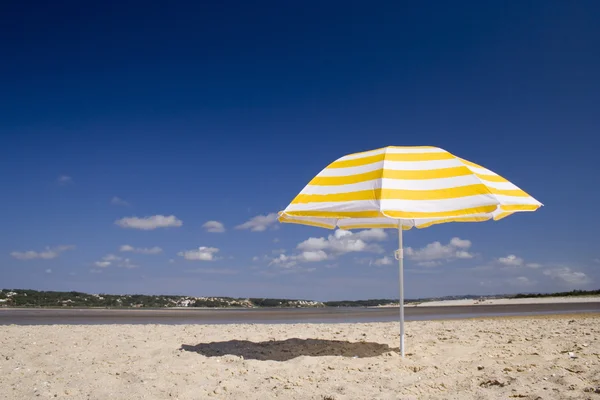 Yaz umbrela — Stok fotoğraf