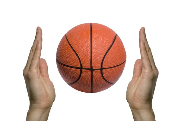 Basketball zwischen zwei Händen — Stockfoto