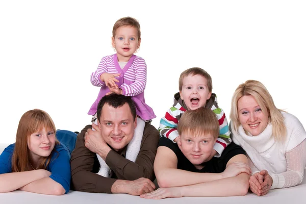 Familia sonriente de seis — Foto de Stock