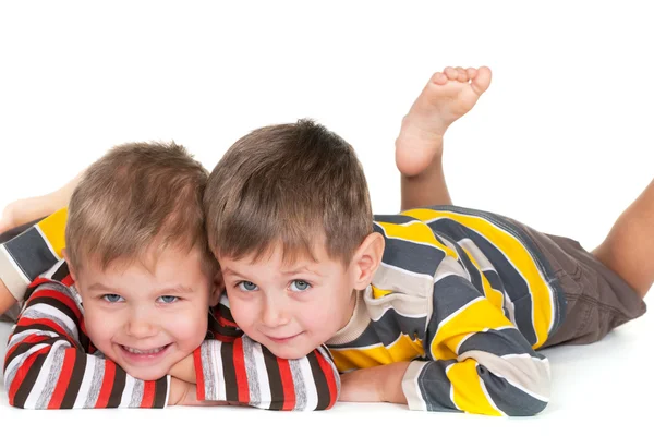 Два щасливих маленьких брата — стокове фото