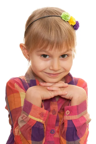 Очаровательная улыбающаяся маленькая девочка — стоковое фото