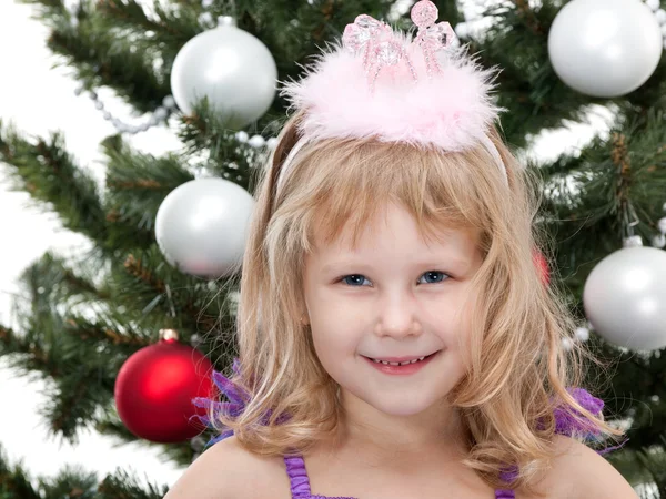 Lilla prinsessan på carnival christmas ball — Stockfoto